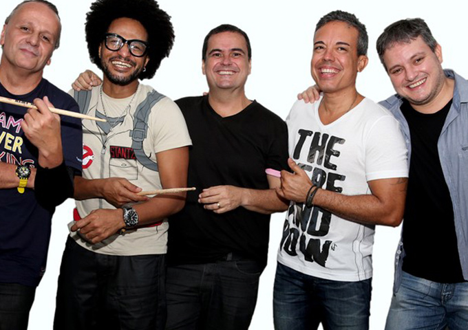 Alavontê comanda festa no Projeto Tamar em Praia do Forte