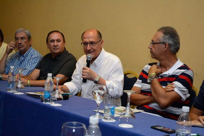 Alckmin participa de encontro com prefeitos no litoral matense