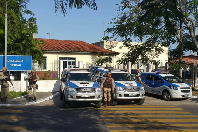 Homens invadem casa e matam idoso e neta de 2 anos 