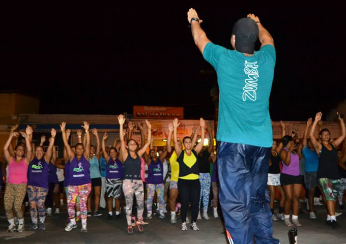 Academia Forte Clube promove aulão de Zumba e Fit Dance