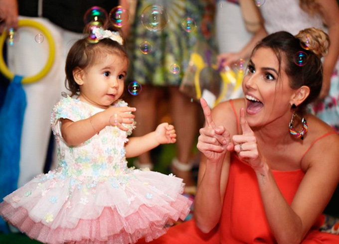 Veja detalhes do aniversário de Maria Flor, filha de Deborah Secco