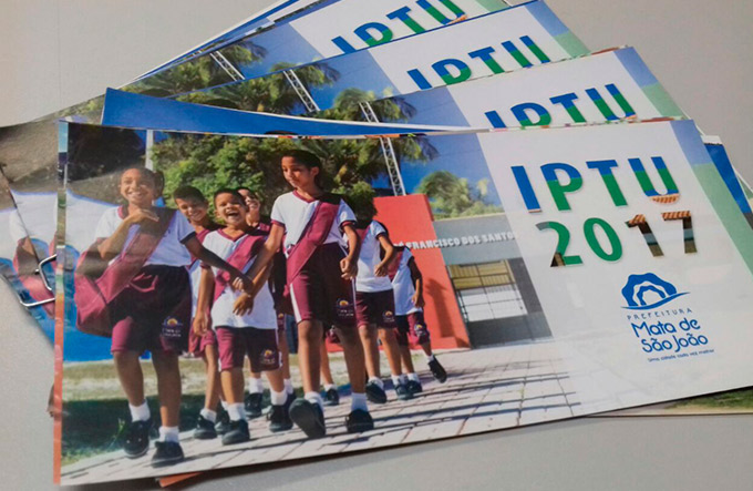 Carnês do IPTU 2017 começam a ser distribuídos 