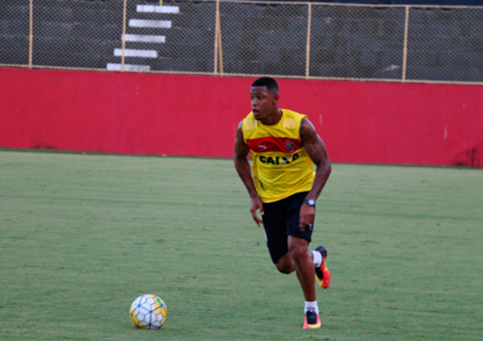 Diego, Ramon e David são as caras novas do Vitória em duelo