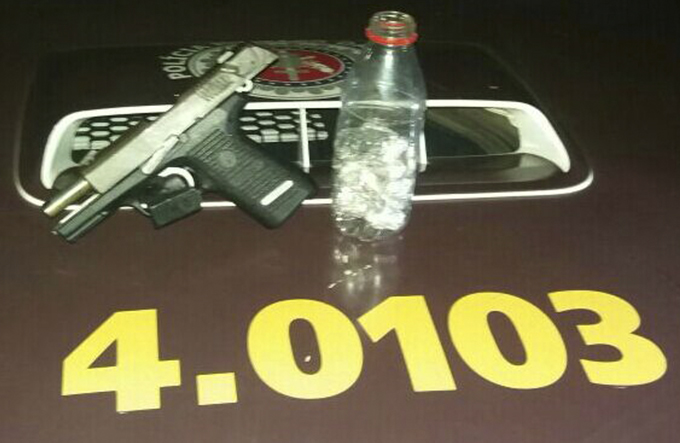 Traficante é morto e adolescente é apreendido com drogas em Simões Filho