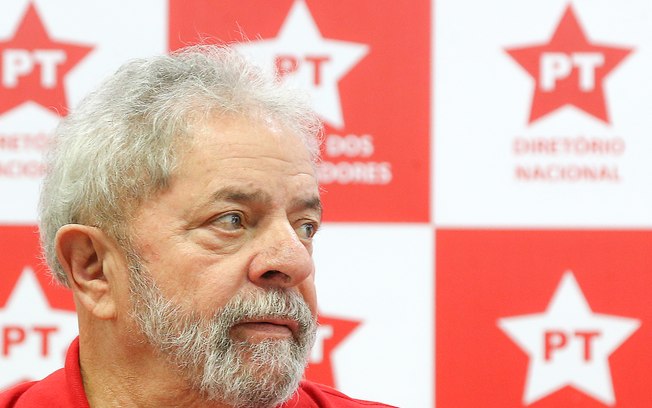 Lava Jato denuncia Lula por corrupção e lavagem de dinheiro