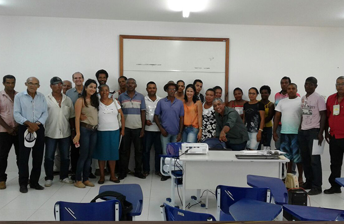 Agricultores matenses recebem certificado de conclusão de curso