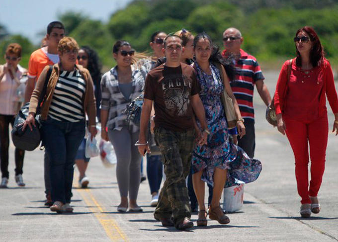 Mais de 100 médicos do programa 'Mais Médicos' chegam a Salvador