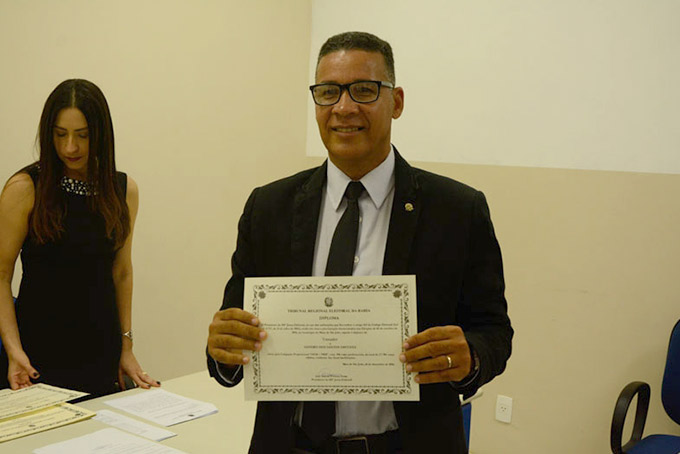 Pastor Sandro anuncia chapa para disputar mesa diretora