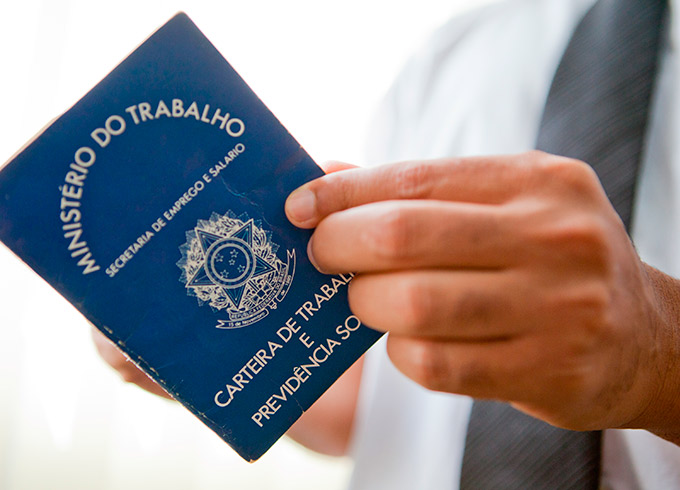 Trabalhador tem atê hoje para receber 13°