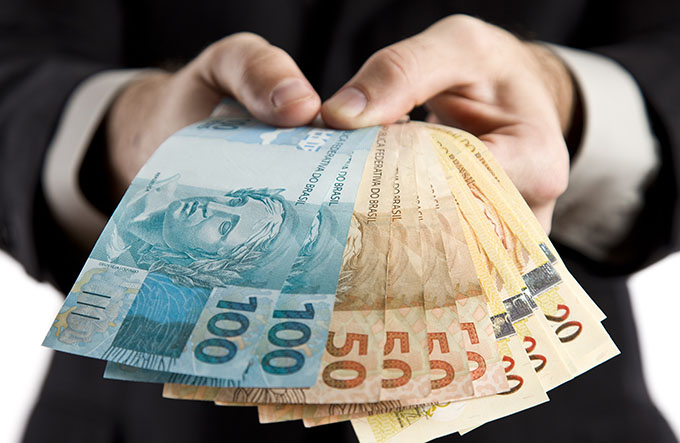 MP que permite saque do FGTS de contas inativas está no Diário Oficial