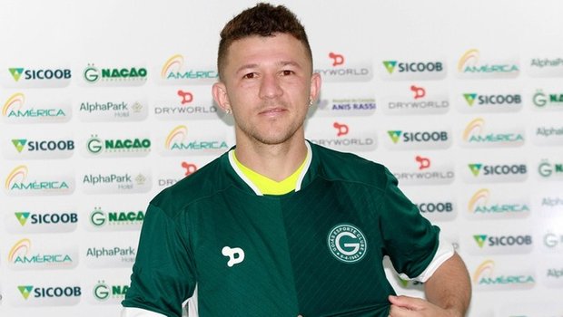 Presidente da Chapecoense oficializa os primeiros quatro reforços para 2017