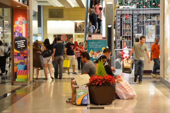 Defesa do consumidor recomenda atenção durante às compras