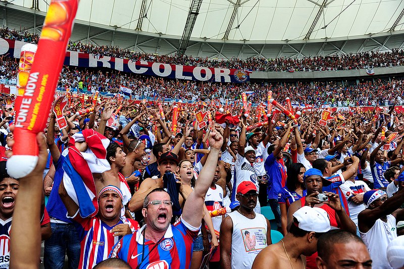 Bahia tem o dobro de torcida que o Vitória, segundo pesquisa