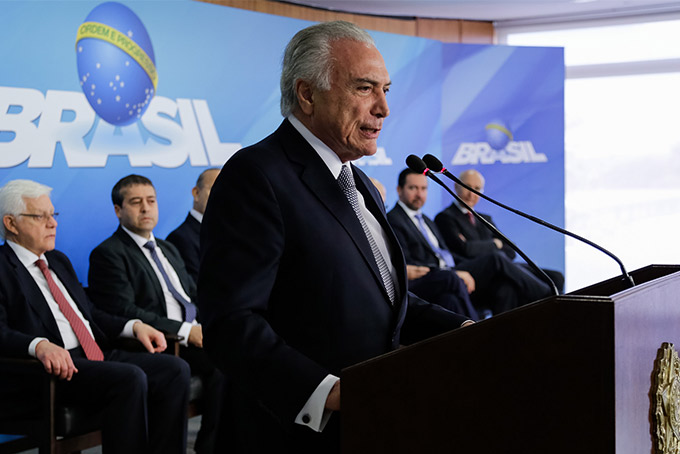 Temer cancela licitação de alimentos para avião presidencial
