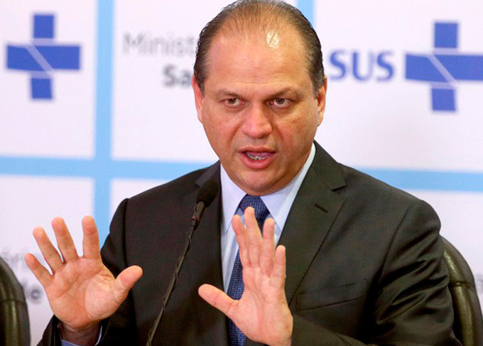 Ministério diminui número mínimo de médicos por UPA