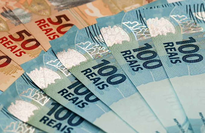 Salário mínimo passa de R$ 880,00 para R$ 937,00 em 2017