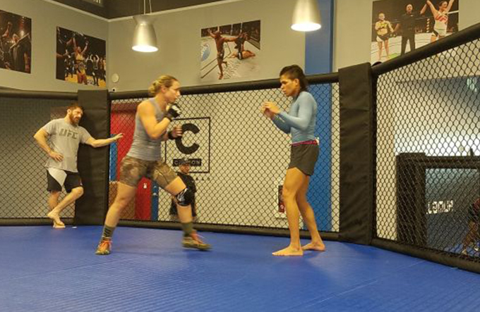 Amanda Nunes já volta a treinar 72 horas após nocaute em Ronda