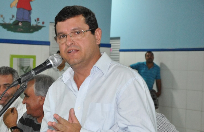 Prefeito de Guanambi decreta que cidade pertence a Deus