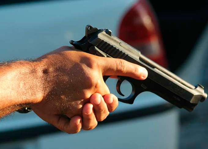 Homem é preso suspeito de assaltar farmácia e estuprar funcionária