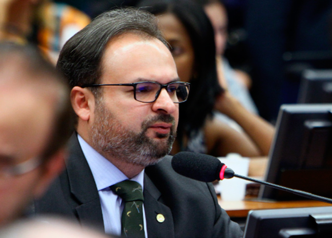 Projeto torna vaquejada atividade cultural e proíbe crueldade