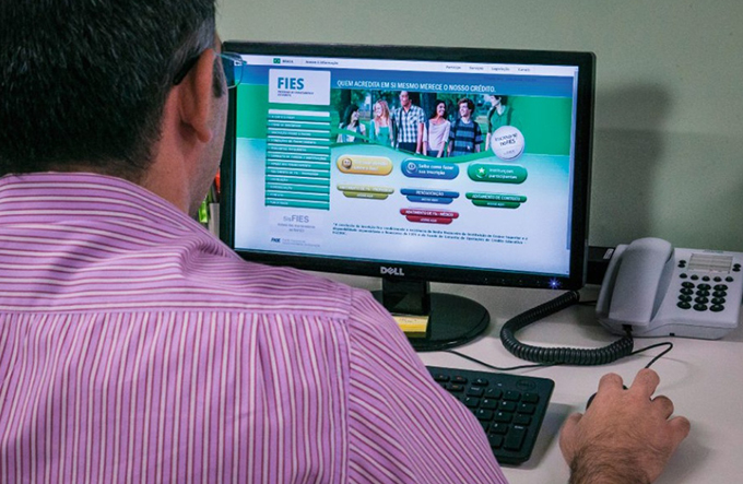 Fies: estudantes poderão renovar os contratos a partir do dia 16