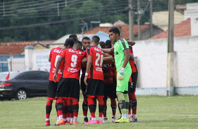 Vitória duela pelo mata-mata da Copa SP hoje