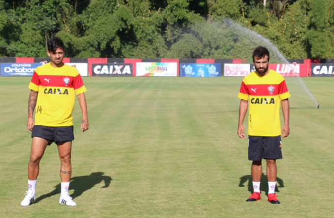 Pisculichi e Gabriel Xavier são as novidades no treino do Vitória
