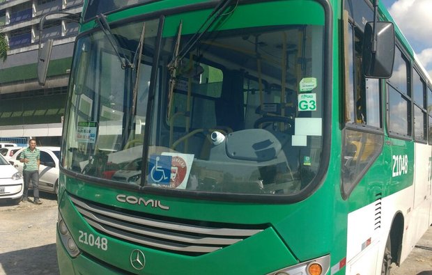 PM é morto em assalto a ônibus na Avenida Paralela