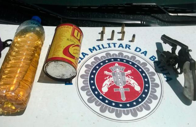 Trio é flagrado pela PM ao tentar atear fogo em ônibus
