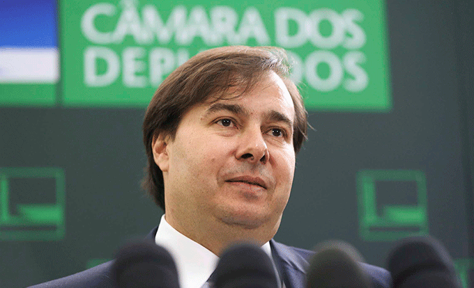 Juiz proíbe candidatura de Maia à reeleição na Câmara