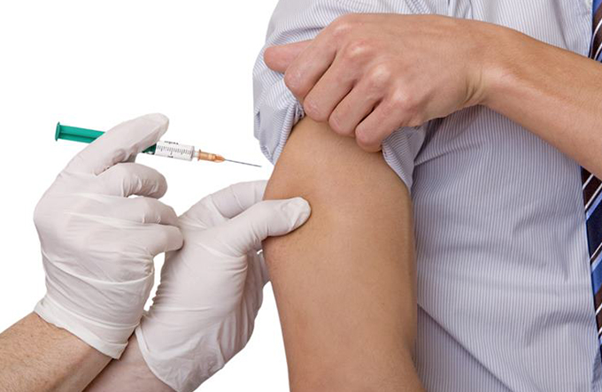 Vacinação contra a febre amarela é feita nos postos de saúde 