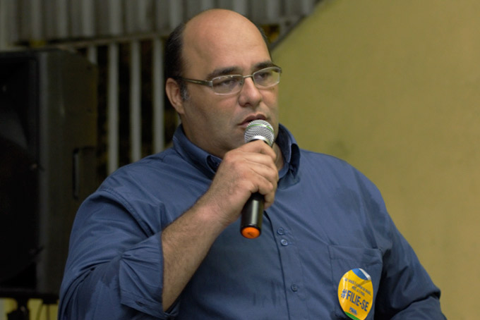 Castro acusa Jussara de derrubar muro de propriedade privada