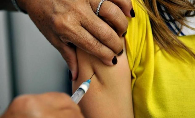 Ministério estuda vacinar todas as crianças contra febre amarela