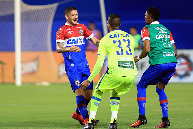 Bahia vence o Jacobina na estreia do Baianão 