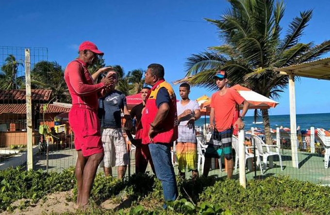 Adolescente morre afogado na Praia de Jauá