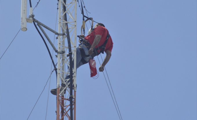 Homem morre durante manutenção em antena