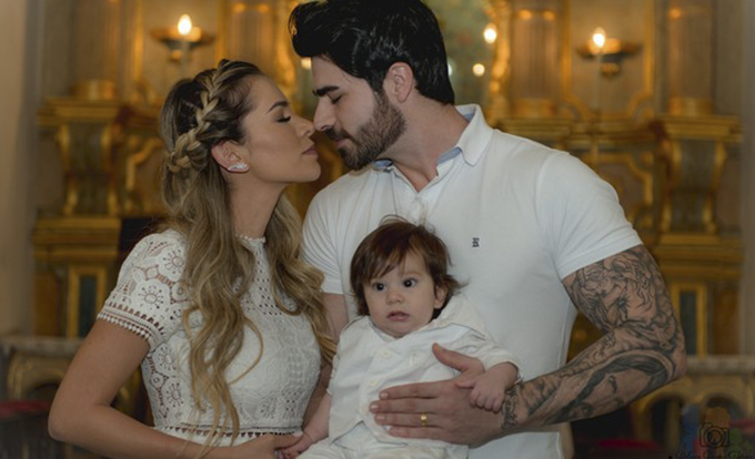 Adriana e Rodrigão fazem festa de R$ 500 mil para Rodriguinho