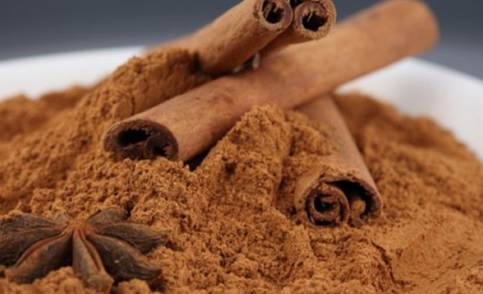 Anvisa proíbe venda de três lotes de canela em pó 