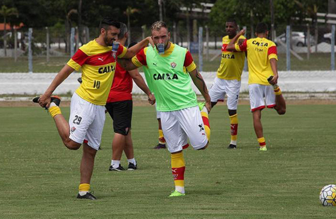 Vitória faz primeiro jogo decisivo do ano contra Luziânia