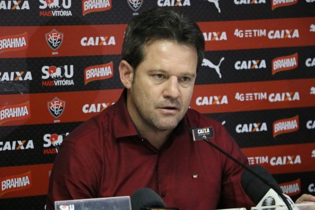 Argel Fucks faz elogios a Cedric e comemora vaga na segunda fase