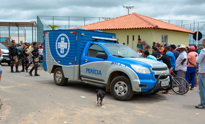 Menina de 13 anos morre após ser baleada pelo namorado