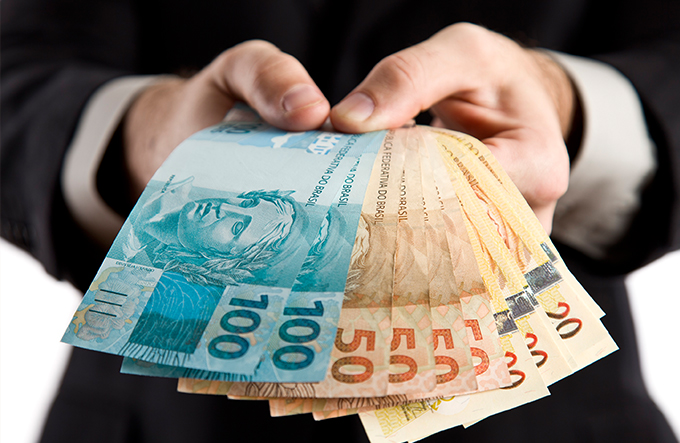 Receita Federal vai pagar R$ 9,8 milhões a baianos em restituição