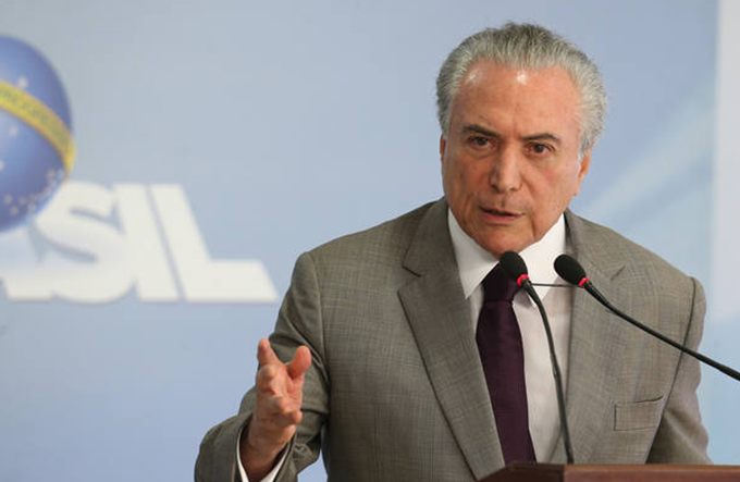 Temer diz que afastará ministros se forem denunciados 