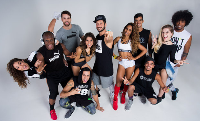 Grupo FitDance se apresenta todos os dias no Palco Skol