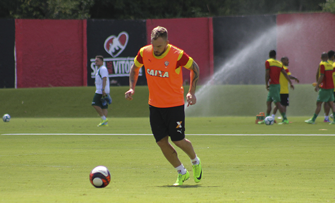 Willian Farias e Cleiton Xavier comandam o Leão