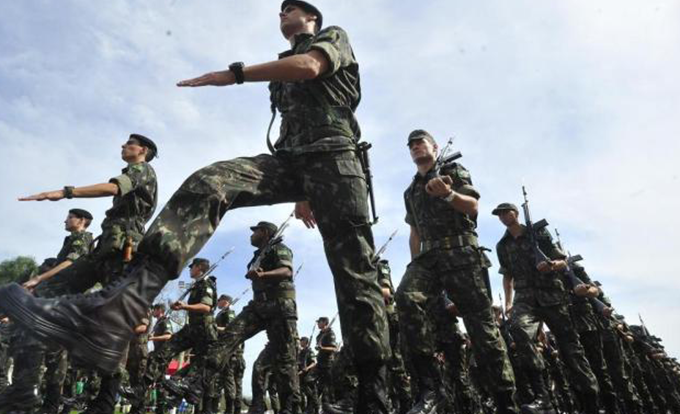 Aposentadoria de militares vai passar por 'pente-fino'