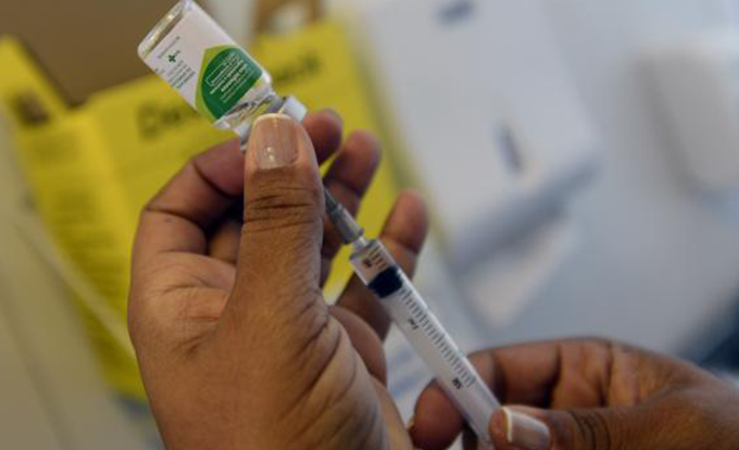 Vacinas contra a gripe chegam aos estados em abril