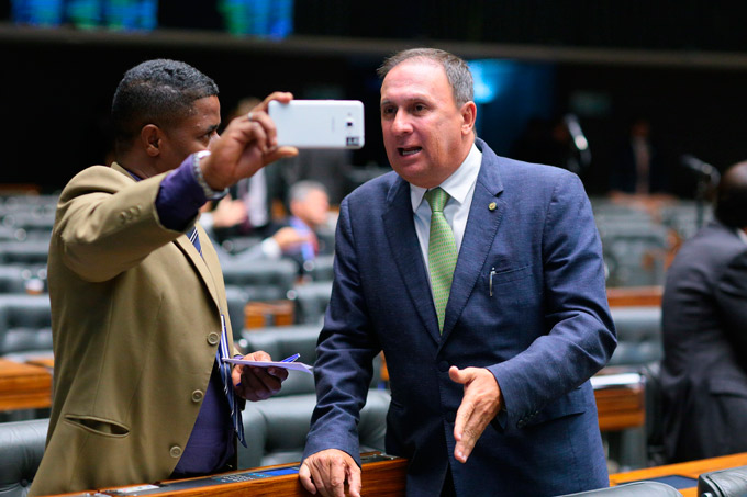 Gualberto comemora Projeto de Lei que regulamenta a “gorjeta” 