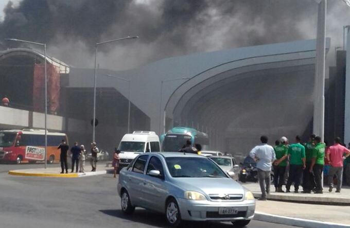 Principio de incêndio atinge parte do aeroporto de Salvador