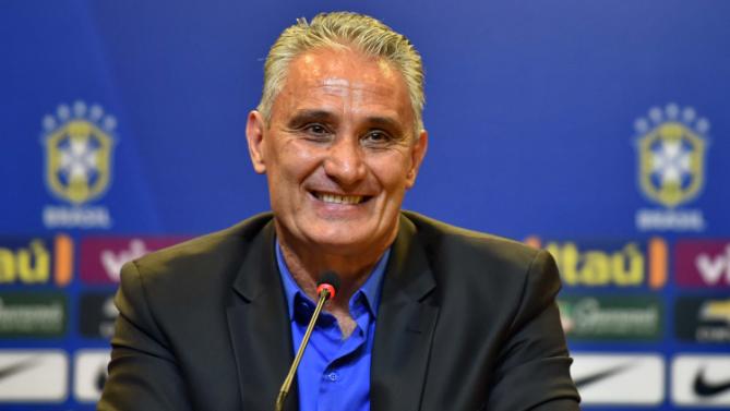 Tite descarta pensar em renovar com a seleção antes da Copa